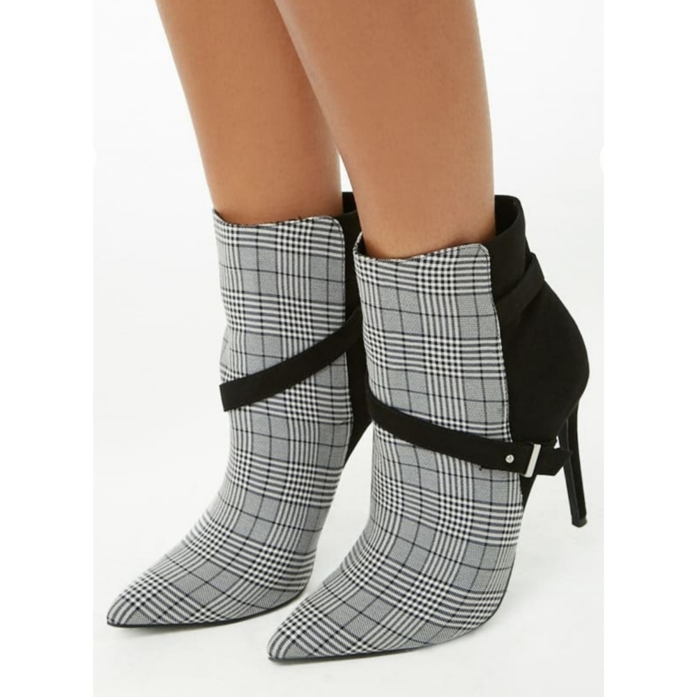 Glen Paid and Black Booties NWT